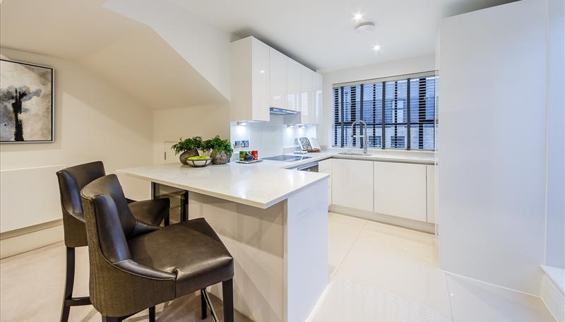 2 bed property in Rainville Road, London